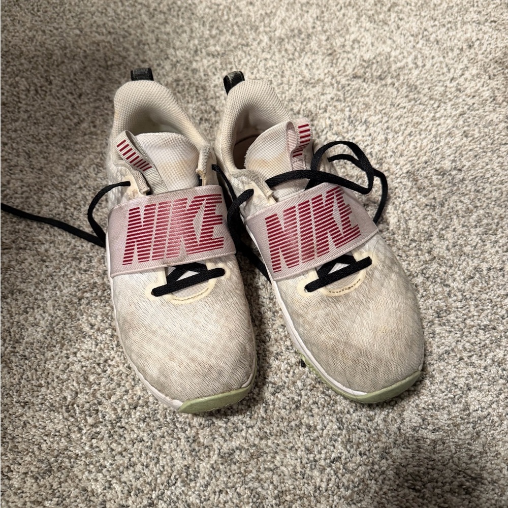 Nike Shoes in Cream and Red